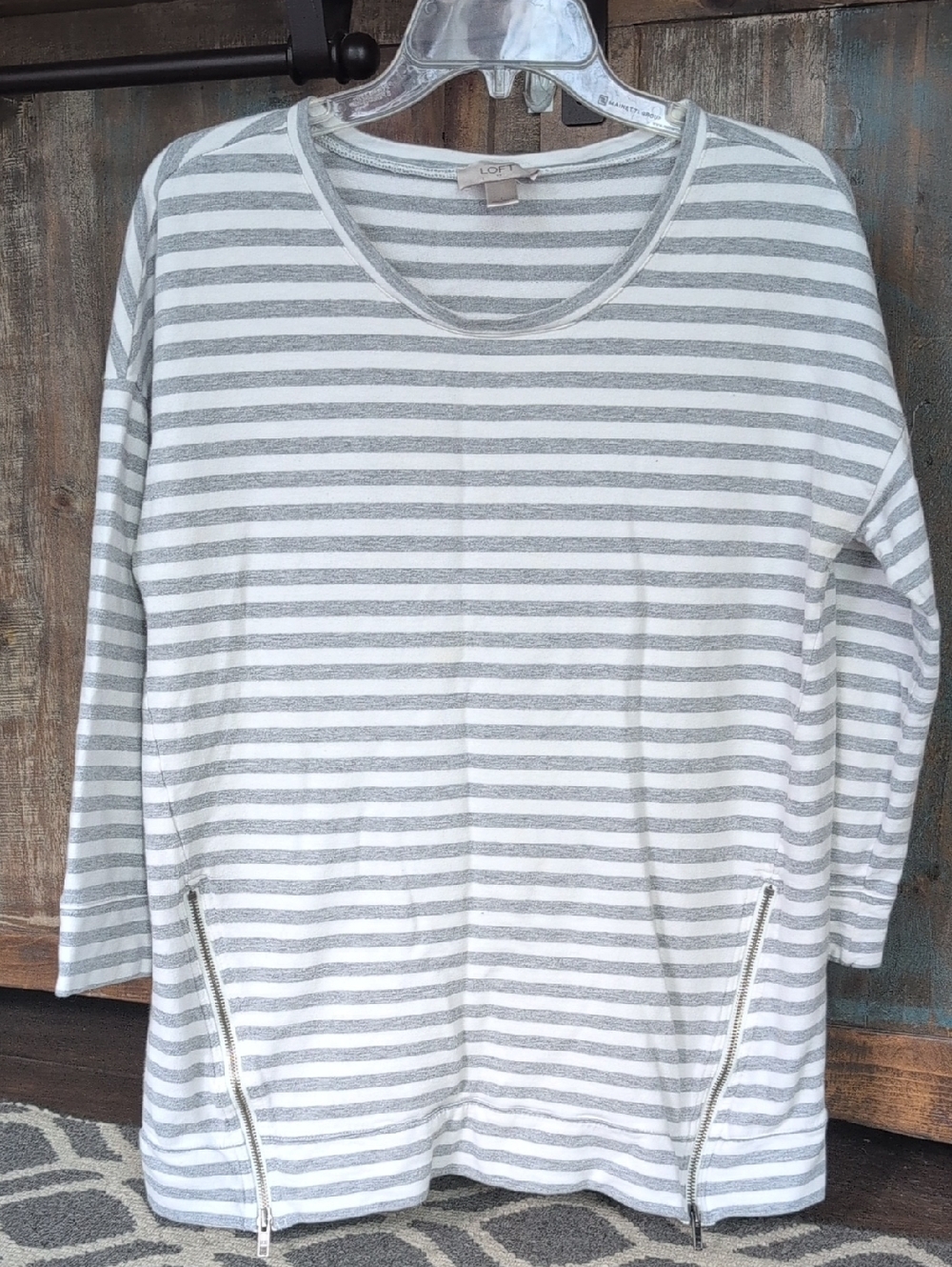 Ann Taylor Loft Gray & White Striped Top 3/4 Sleeves Side Zippers-Women's Large